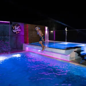Vila One Beach دراس